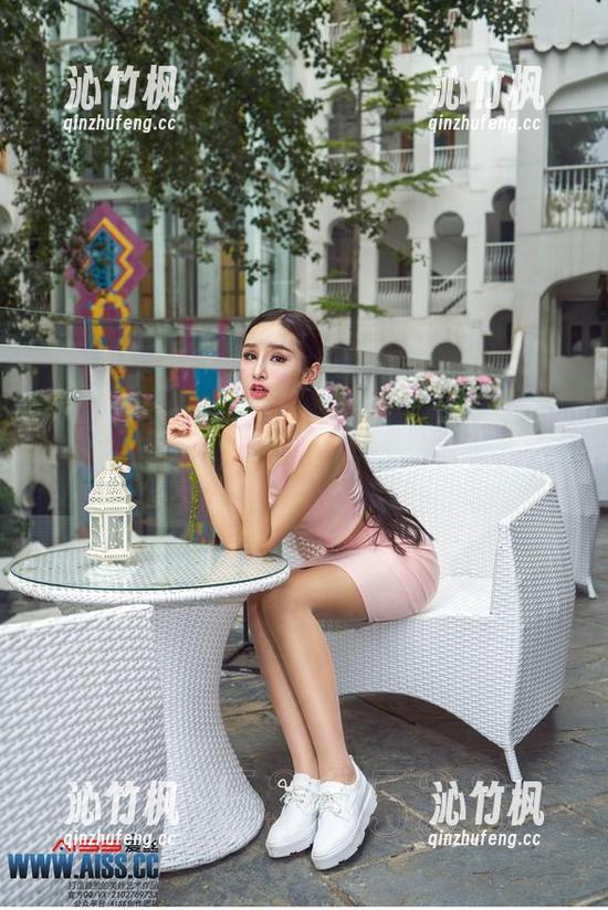AISS爱丝(黄金版) - 灵儿的最新图包，你信不信我看得离不开眼，真美丝！