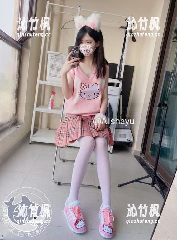AT鲨 AT鲨的蓝色上衣,已经免费狂晒到小朋友圈啦!