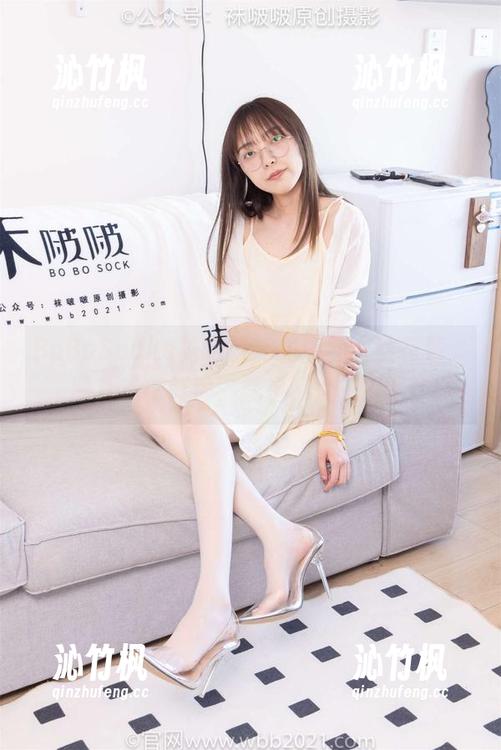 BoBoSocks袜啵啵 - 甜甜圈白丝花絮，图片麻辣鲜香，就是不太想放下！