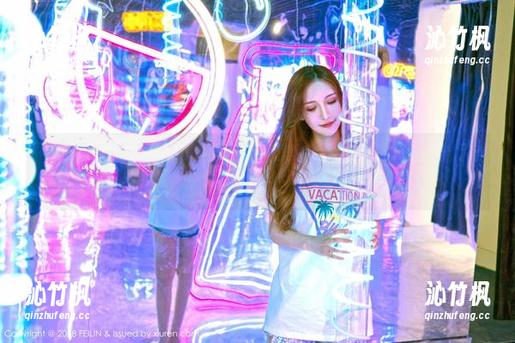 Feilin嗲囡囡-流氓小巫女 Feilin嗲囡囡 - 流氓小巫女的空姐美图,穿衣搭配真让人看了想马上飞一趟。