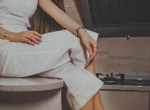 GIRLT果团网 - 陈雅漫的光脚大冒险，一不小心就成了流行趋势！美图与裸足的完美结合，图包马上送上！