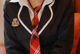 MFStar模范学院 - 草莓兔兔精选套图：吊带的自我修养