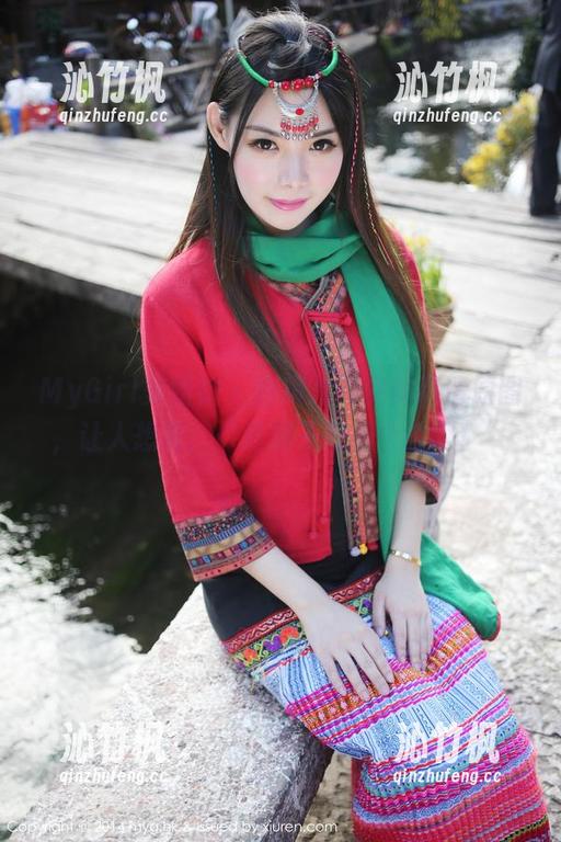 MyGirl美媛馆 - 唐琪儿的棉袜高清原图，让人想说，“这袜子好有个性啊！”