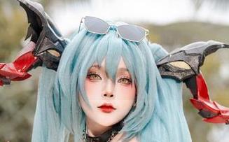 精选的Sayo Momo图片，那个在星穹铁道游走的乳胶兔女郎，哪里都有意味。