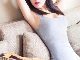 TouTiao头条女神 - 何娇娇写真集：在真实与幻影之间的小秘密