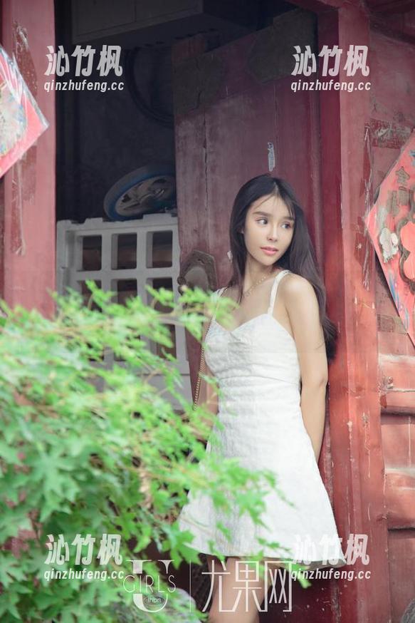 UGirls尤果网 - 偷偷告诉你，韩恩美的高跟鞋原图合集，里面有些意外哦！