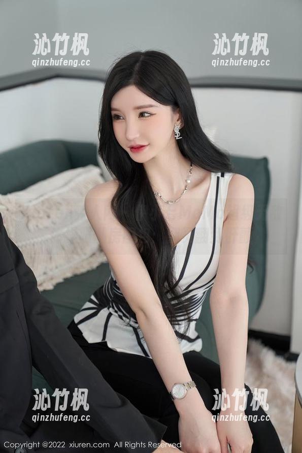 Xiuren秀人网-伊小七MoMo Xiuren秀人网 - 伊小七MoMo超级无敌体操服私房图包:翻页翻到肝颤