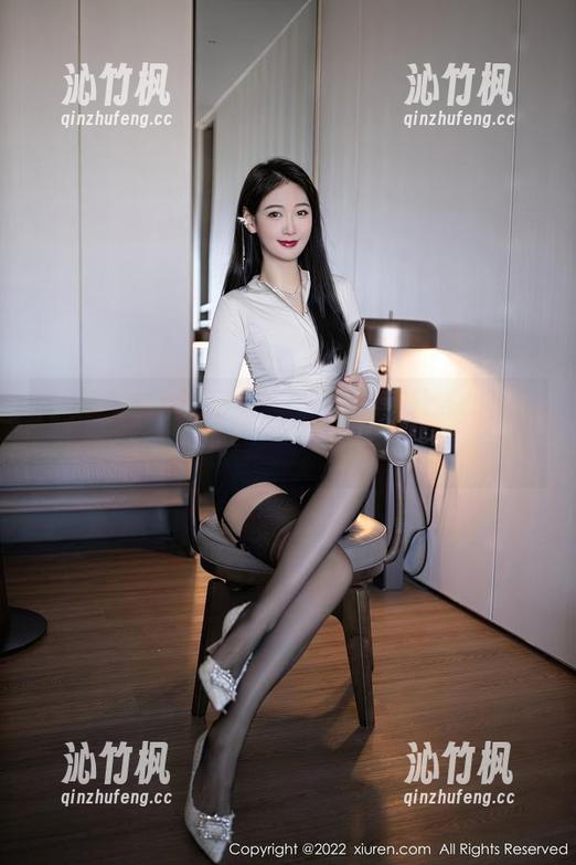 Xiuren秀人网-陆萱萱cecillia Xiuren秀人网 - 一天看陆萱萱cecillia的短裤全集,公式是:快乐=短裤×腿!