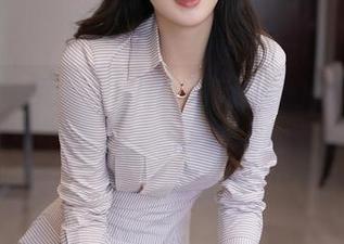 Xiuren秀人网 - 雨儿baby的海边：原图大家都懂，作品集可以随便翻翻！