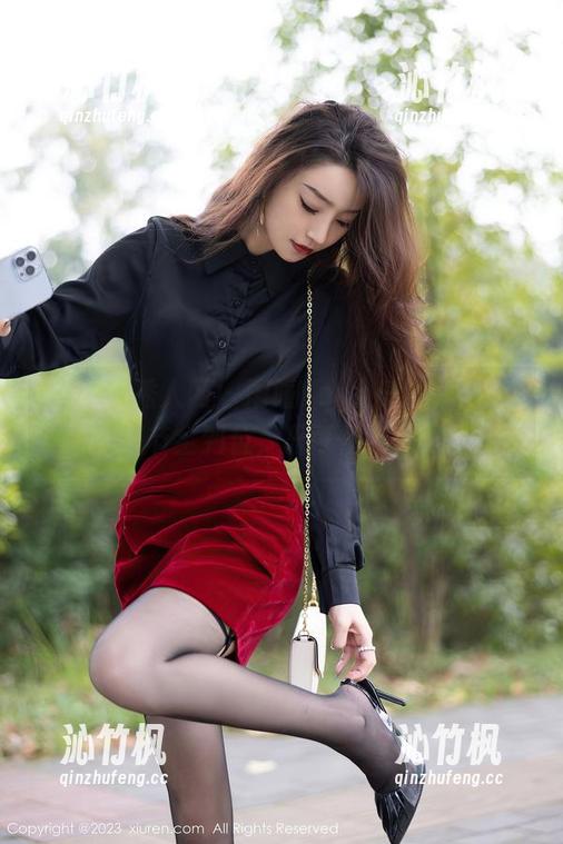 Xiuren秀人网 - 雨瞳Yoyo户外写って！高清细节全到位，只可惜我没跟上。