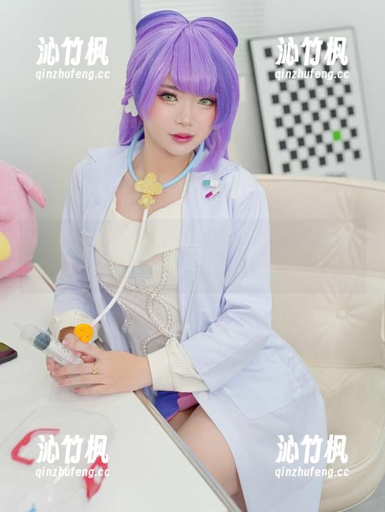 ZinieQ ZinieQ的黑色比基尼图集,足以引发图库断电边聊的效果!