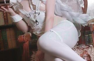 asagiriai(爱ちゃん)的浴缸原图：水花四溅，可能有只小鸭子在闪光！