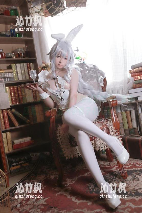 asagiriai(爱ちゃん)的浴缸原图：水花四溅，可能有只小鸭子在闪光！