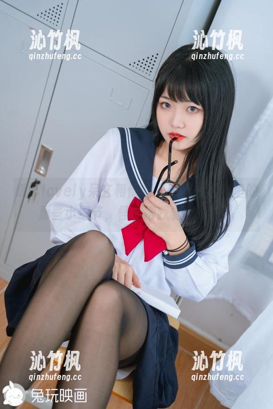 哦，lovely呆玄和他的连衣裙在图库里的那些小细节，怪不得我觉得有趣！
