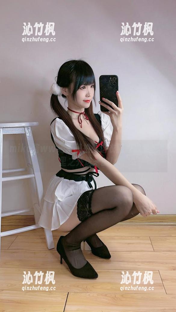 miko酱ww居家随拍：这衣服好像是从千里之外送来的！