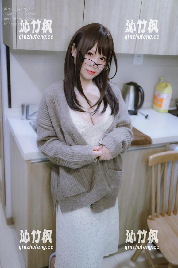 nyako喵子大魔王带你玩转加藤惠泳装，图包下载一次够！