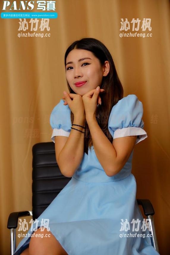 pans - 美图分享，李沫的婚纱妆容，结果我一不小心给我的表情也痴了！