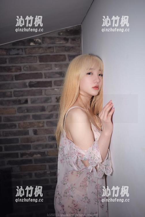 yeeun孙乐乐全套体操服，下载后别忘了锁好屏幕哦，嘘