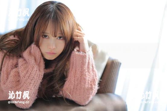 不小心陷入いくみ(育美)的白丝图包，脑海里开始循环播放“有点东西”！