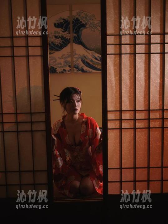 一米八的大梨子 原图直击:一米八的大梨子的空姐造型,不知有多少人想抬头看!