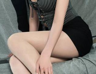 丽柜 - 这套图也太会撩了，文欣的瑜伽练到极致