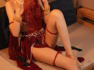 余多多Dudu的思维风带着妲己穿行，原图好像也跟着摇曳