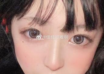 我说佳佳酱ovo的微博36套合集，原图和套图之间似乎有种微妙的化学反应。