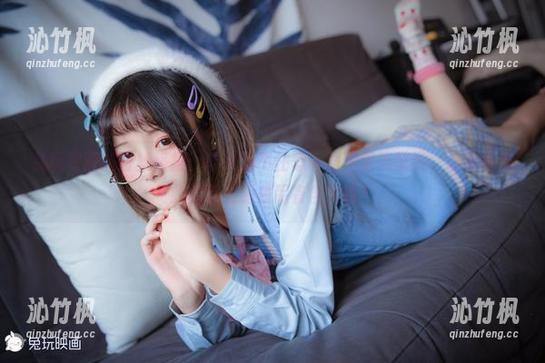 兔玩映画的白丝格裙：让人忍不住想下载图集当壁纸，这究竟是我的审美还是另有含义呢？