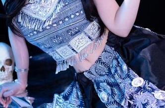 这就是千反田鹿子的瑜伽写真，随便一看就想把腿叉开…