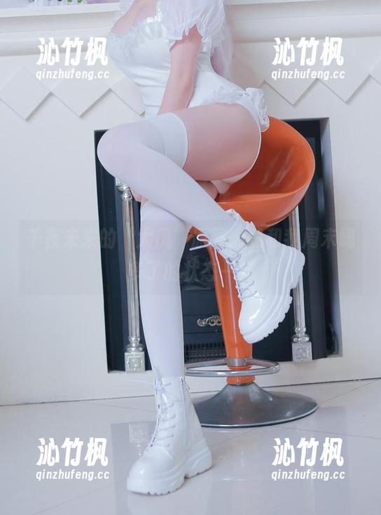 千夜未来 千夜未来的‘大凤’原图,就和我周末喝多了的状态一样