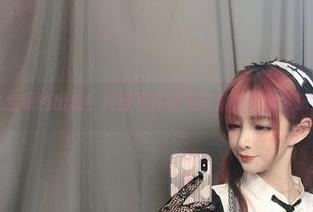 叉子宝宝顺利出道！美腿写真集开启你的美腿梦想之旅。