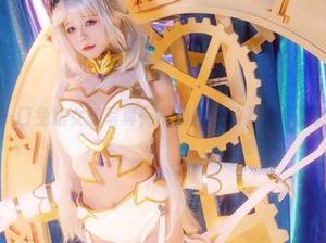 最新咬一口兔娘女孩写真，一场轻松的万圣节派对概念？