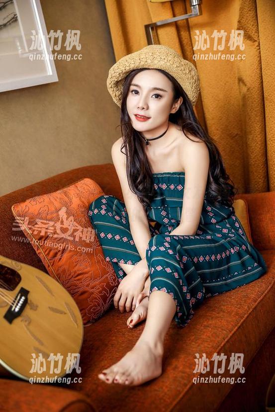 头条女神 - 对了，小晴子的女友套图分享来啦，难得的聚会一瞥！