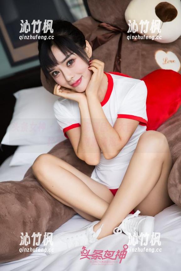 头条女神-玄子 头条女神 - 玄子的高清鼠年大吉,难道已经预见了财源滚滚吗?