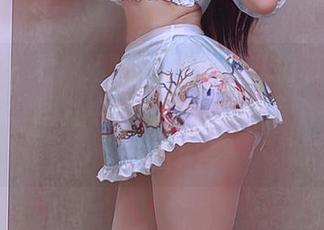 微密圈 - 看，姐姐Lalion的私拍动漫女仆又来了，图片中她好像跟我打了个招呼，哈哈！