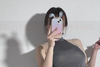 微密圈 - 婉柔yyyy的眼镜秀，在无圣光中精准取悦，图包传递出低调奢华