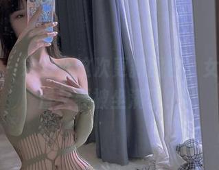 微密圈 - 宋昱欣这次更新图包，女神的位置又要被坐满了！