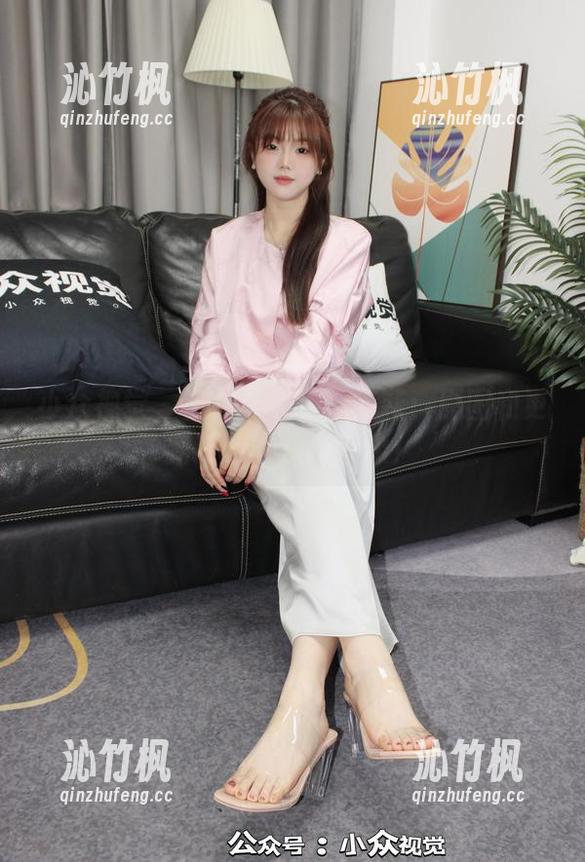 小众视觉 - 当女仆遇上小苏菲：原图和更新制造的欢乐乱象！