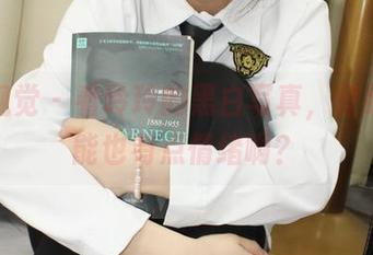 小众视觉 - 看玲玲的黑白写真，壁纸能不能也有点情绪啊？