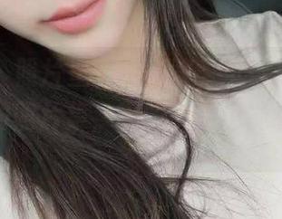 微密圈 - 照片里的小芯酱，可以出一部关于长腿的照片集，真的，腿也能有戏剧性。