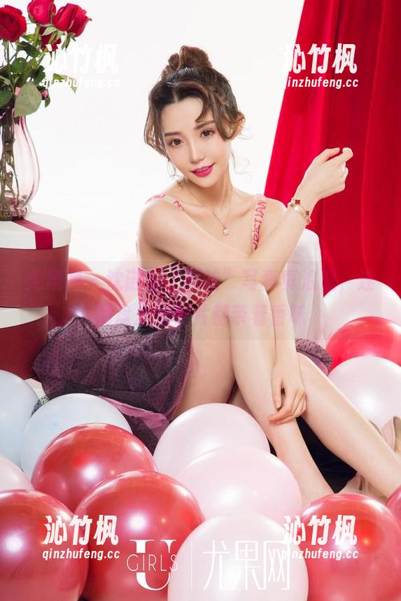尤果网-沈诺馨 尤果网 - 沈诺馨“厨娘”写真真浪漫,连网盘里的照片都带着香味