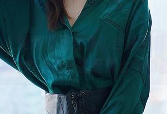 尤蜜荟 - 免费美足合集，合法萝莉轻松撩动你的心，怎么会有那么美的脚？