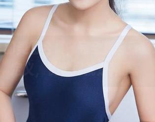 尤蜜荟的美图合集，完全是刷新我对美的定义，恍惚间就走神了。