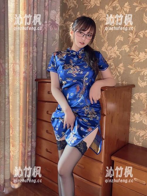 张思允nice 微密圈 - 字母都倒过来了?看看张思允nice的免费双马尾写真
