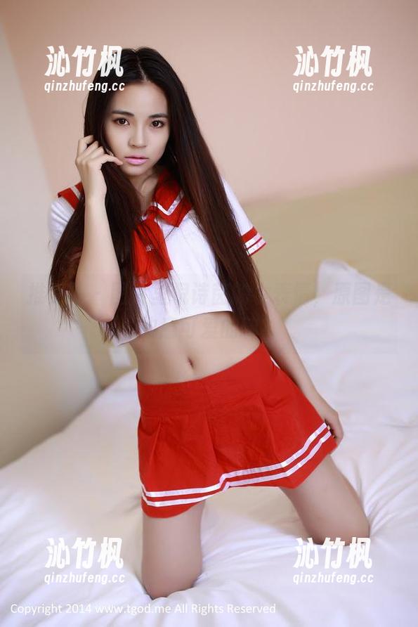 推女神 - 图片里倪诗茵的小表情，原图是故意可爱的嘛？