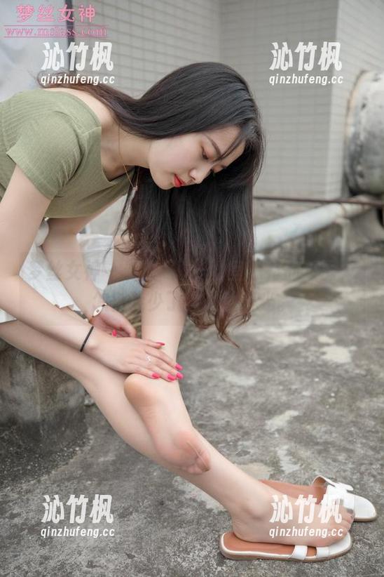 梦丝女神-璇璇 梦丝女神 - 璇璇写真–教室独特的氛围,怎么能少了这么种眼光。