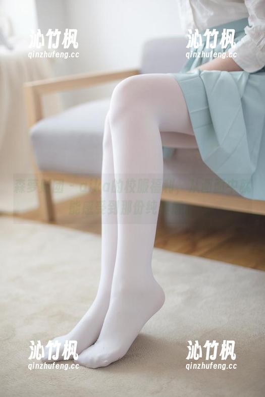 森萝财团-aika 森萝财团 - aika的校服福利,从画面中就能感受到那份纯真感。