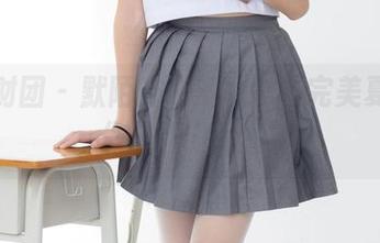 森萝财团 - 默陌的泳池写真，完美夏日的“资源”用法。