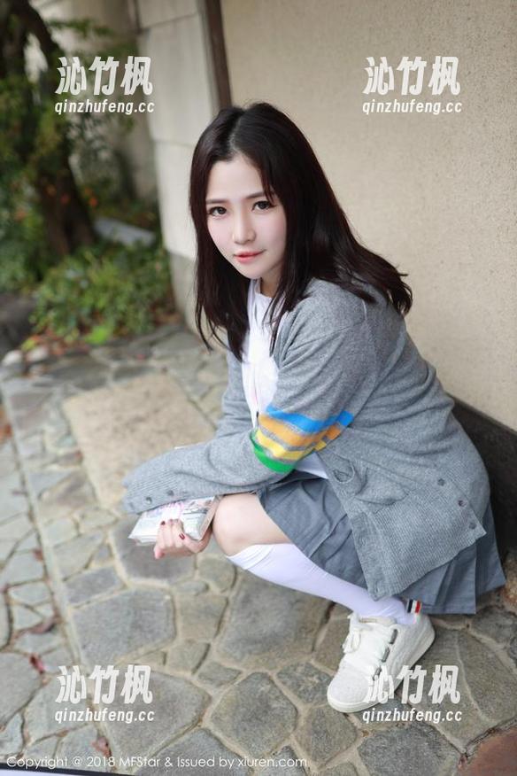 模范学院-加朵babe 模范学院 - 加朵babe的连衣裙,免费写真里你可能会不自觉地想多瞧两眼。