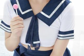 模范学院 - 唐琪儿il泳衣写真：看她如何在水中优雅翻车！